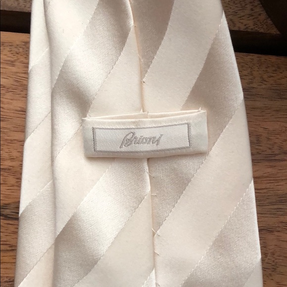 Brioni textured stripe 100% tie - Picture 3 of 3